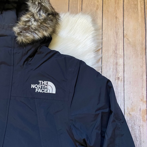 The North Face Men’s McMurdo Waterproof Parka In Summit Navy - Picture 3 of 10